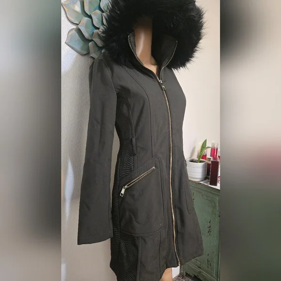 Coat - Picture 2 of 4